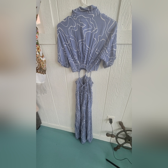 LUSH Dress - Picture 6 of 6